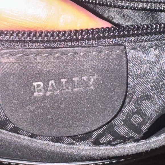 Bally Suede and Patent Leather Shoulder bag - Picture 2 of 8